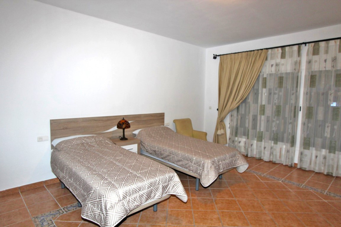 Se vende Villa - Chalet de 10 dormitorios en Costa Del Sol, Málaga, España