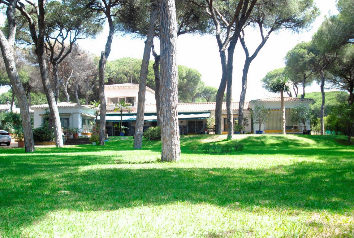 Se vende Villa - Chalet de 10 dormitorios en Costa Del Sol, Málaga, España