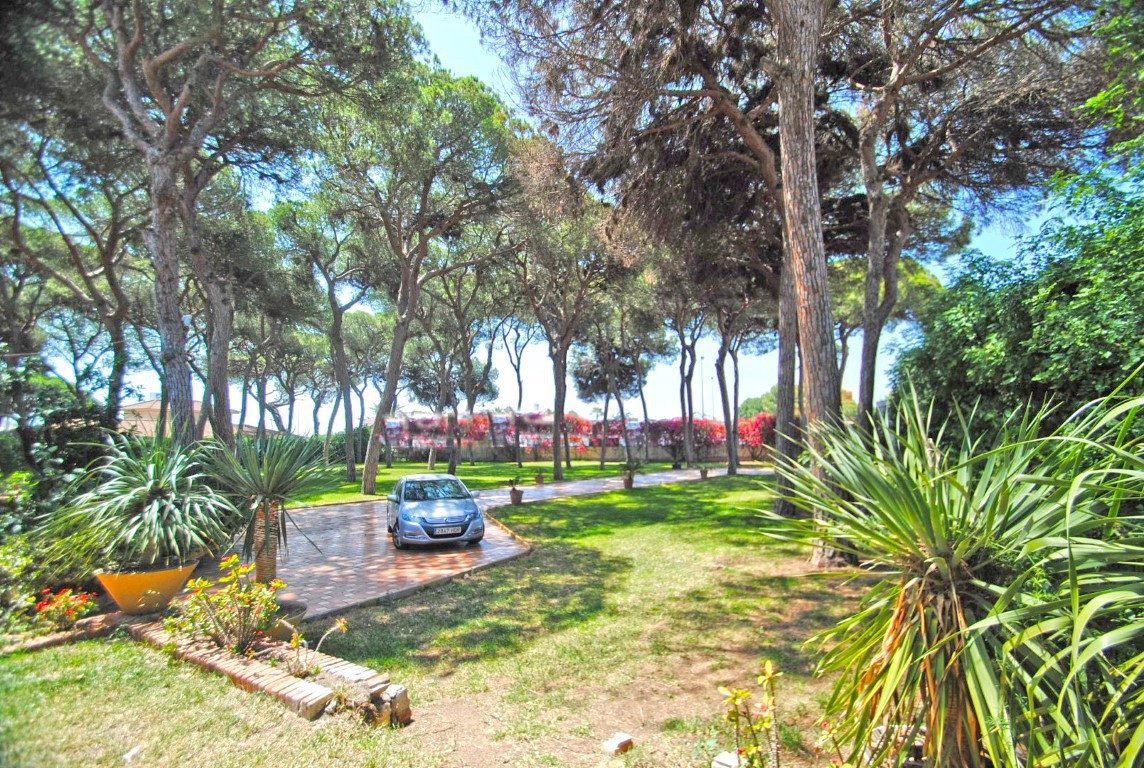 Se vende Villa - Chalet de 10 dormitorios en Costa Del Sol, Málaga, España