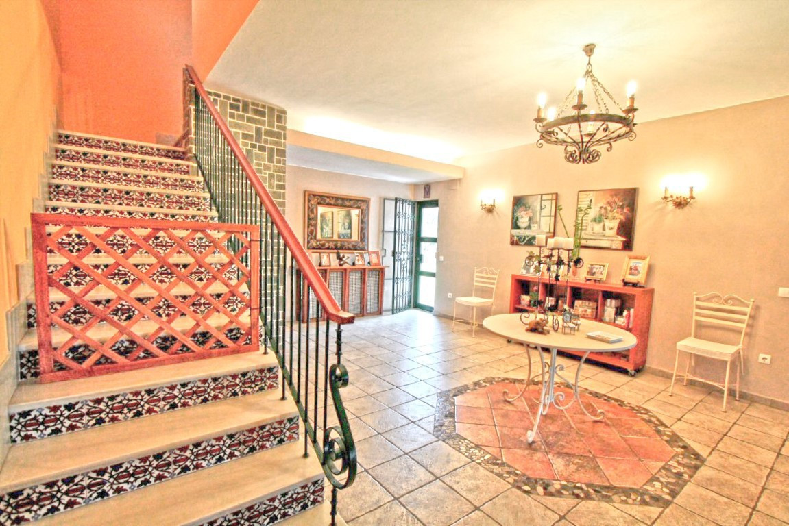 Se vende Villa - Chalet de 10 dormitorios en Costa Del Sol, Málaga, España
