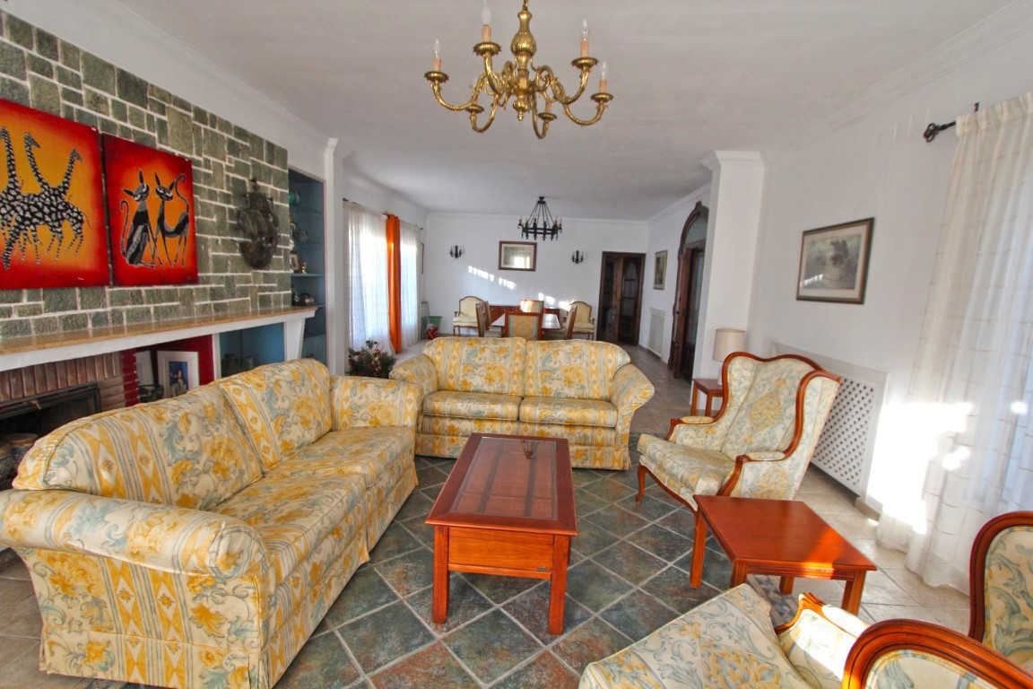 Se vende Villa - Chalet de 10 dormitorios en Costa Del Sol, Málaga, España