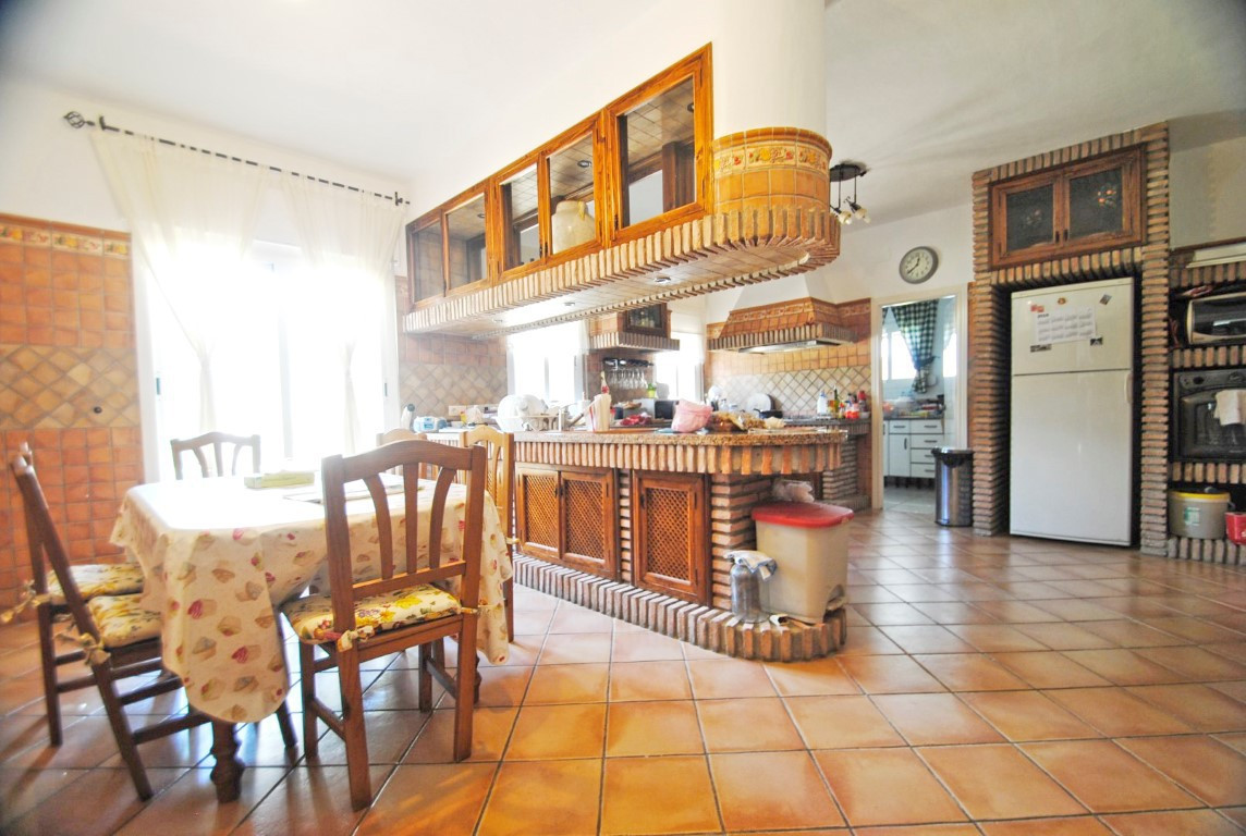 Se vende Villa - Chalet de 10 dormitorios en Costa Del Sol, Málaga, España