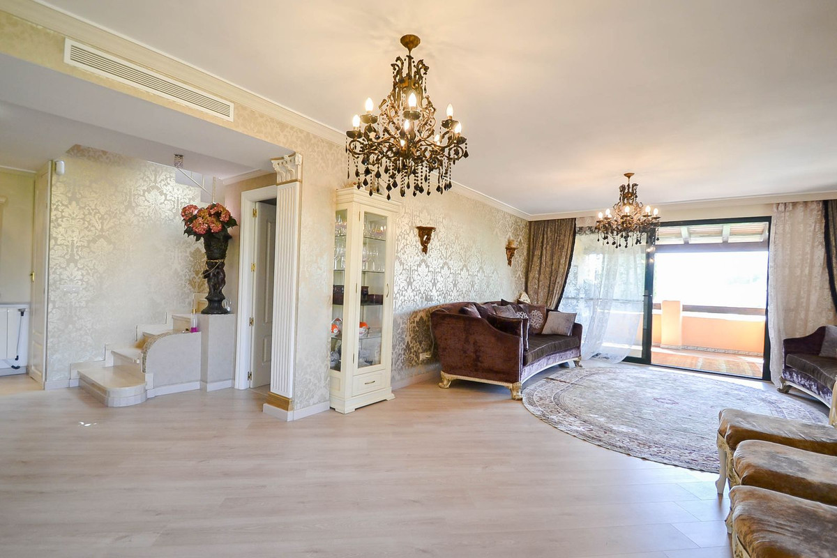 3 Bed Apartment for sale in Atalaya Costa Del Sol, Málaga, Spain