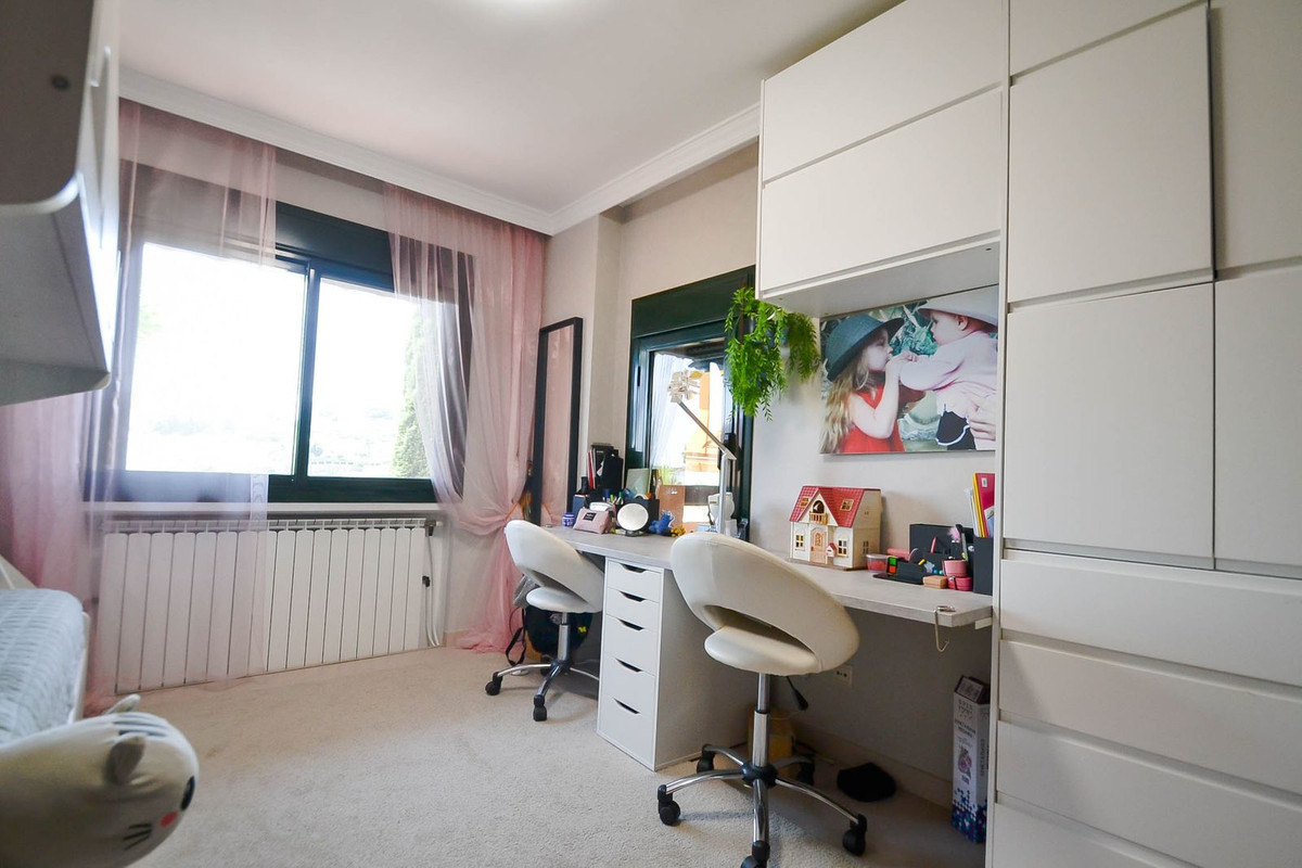 3 Bed Apartment for sale in Atalaya Costa Del Sol, Málaga, Spain