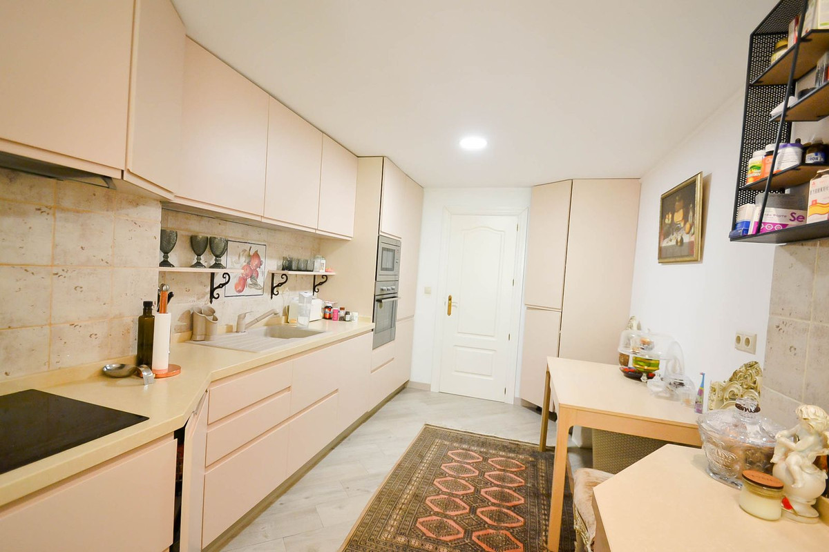 3 Bed Apartment for sale in Atalaya Costa Del Sol, Málaga, Spain