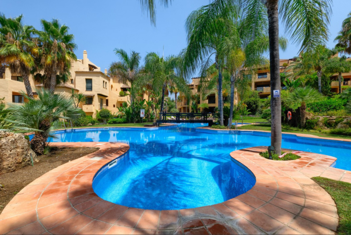 3 Bed Apartment for sale in Atalaya Costa Del Sol, Málaga, Spain