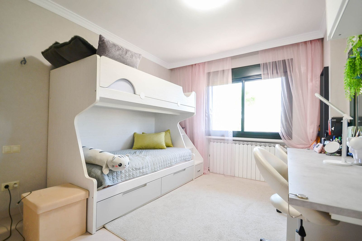3 Bed Apartment for sale in Atalaya Costa Del Sol, Málaga, Spain