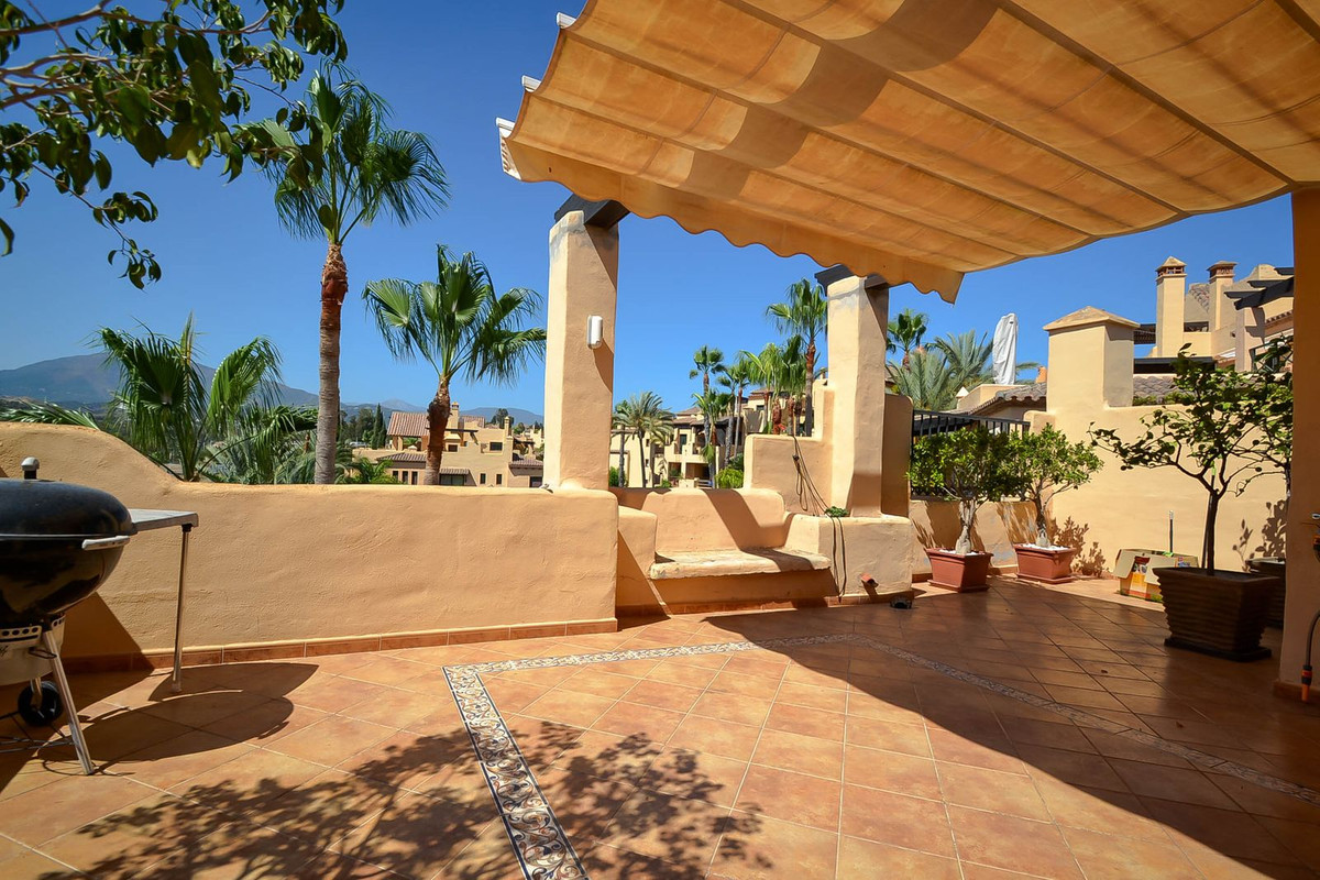 3 Bed Apartment for sale in Atalaya Costa Del Sol, Málaga, Spain