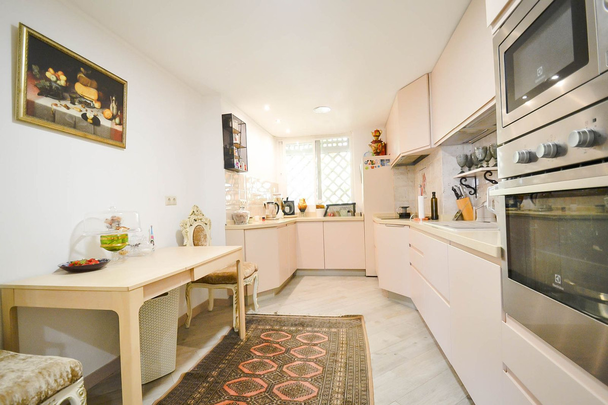 3 Bed Apartment for sale in Atalaya Costa Del Sol, Málaga, Spain