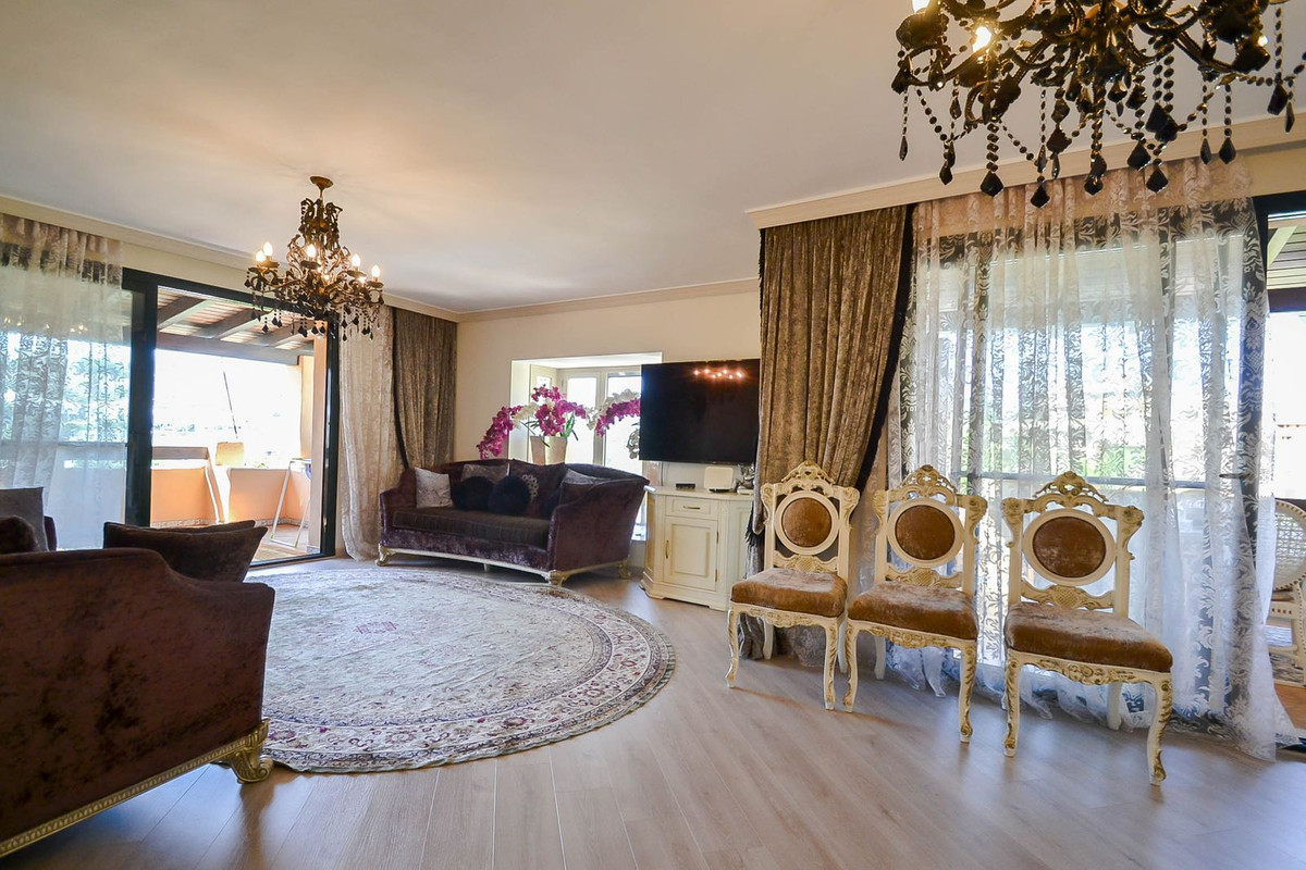 3 Bed Apartment for sale in Atalaya Costa Del Sol, Málaga, Spain
