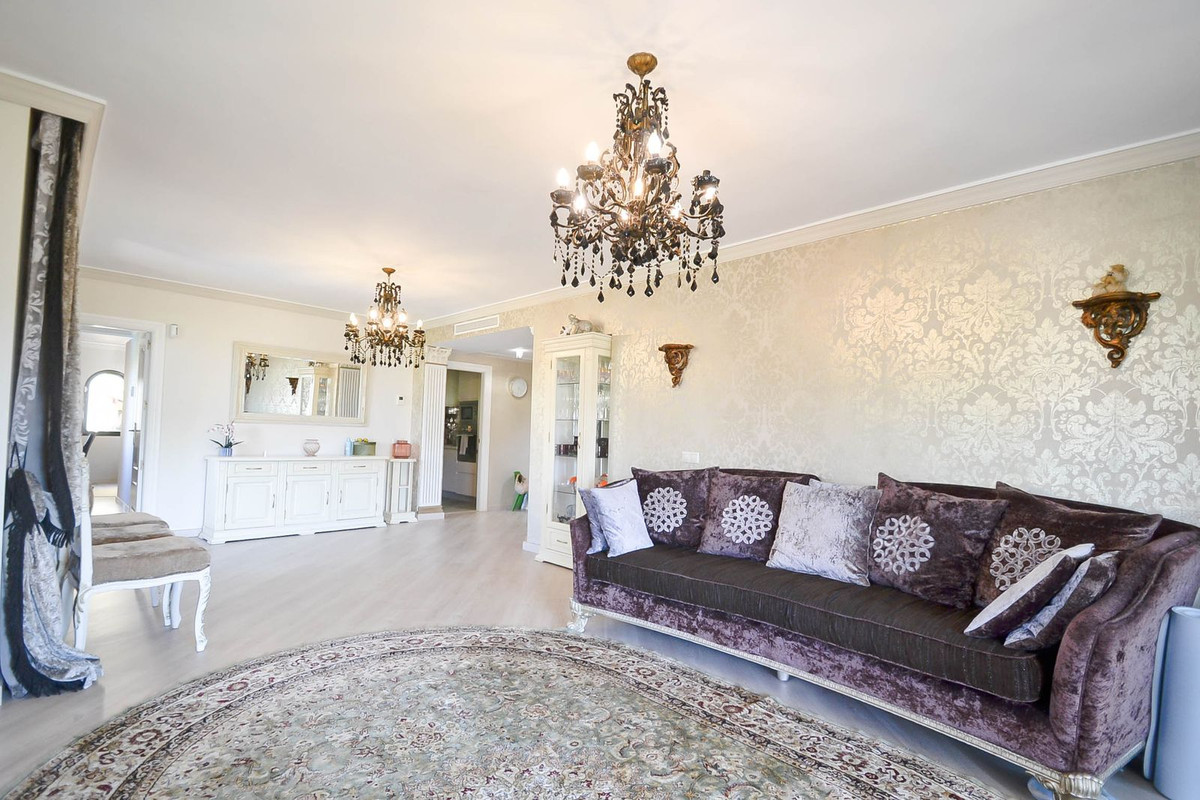 3 Bed Apartment for sale in Atalaya Costa Del Sol, Málaga, Spain