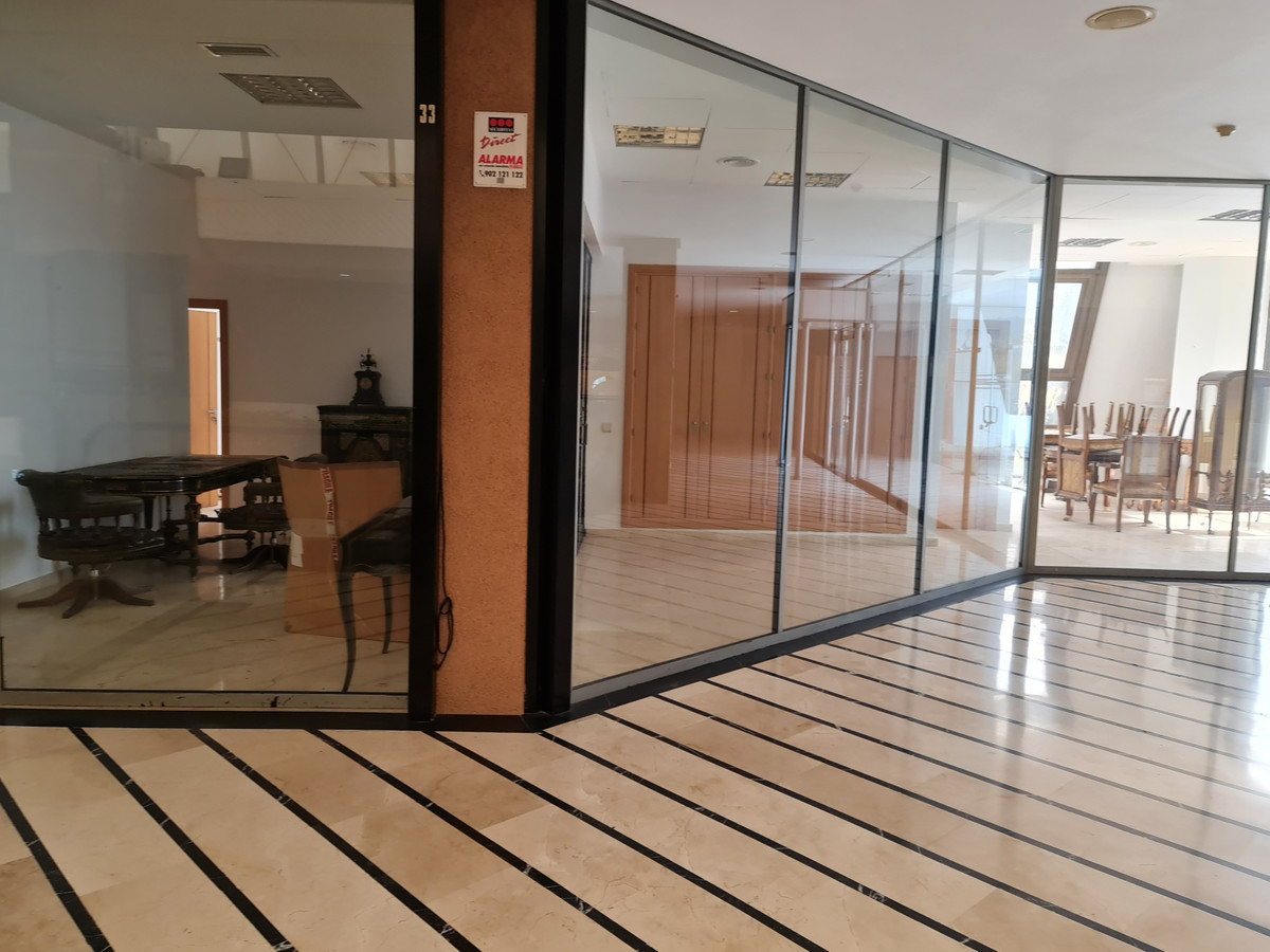 Commercial unit for sale in Puerto Banús Costa Del Sol, Málaga, Spain