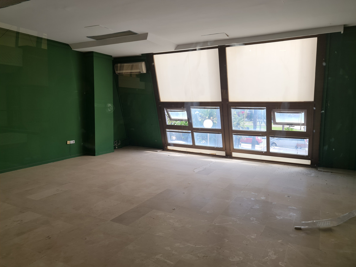 Commercial unit for sale in Puerto Banús Costa Del Sol, Málaga, Spain