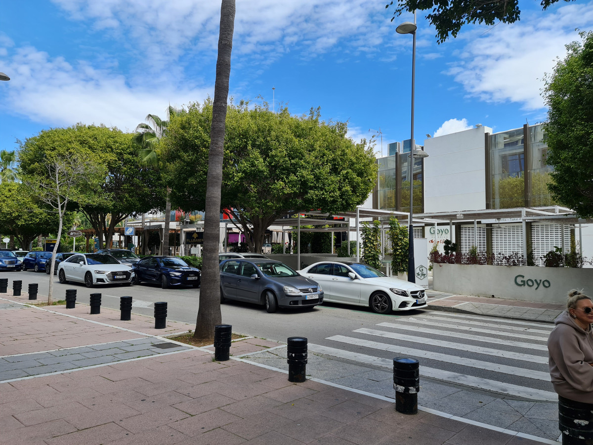 Commercial unit for sale in Puerto Banús Costa Del Sol, Málaga, Spain