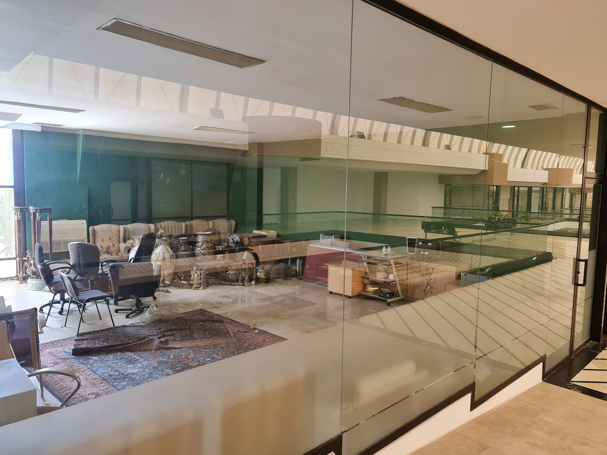 Commercial unit for sale in Puerto Banús Costa Del Sol, Málaga, Spain