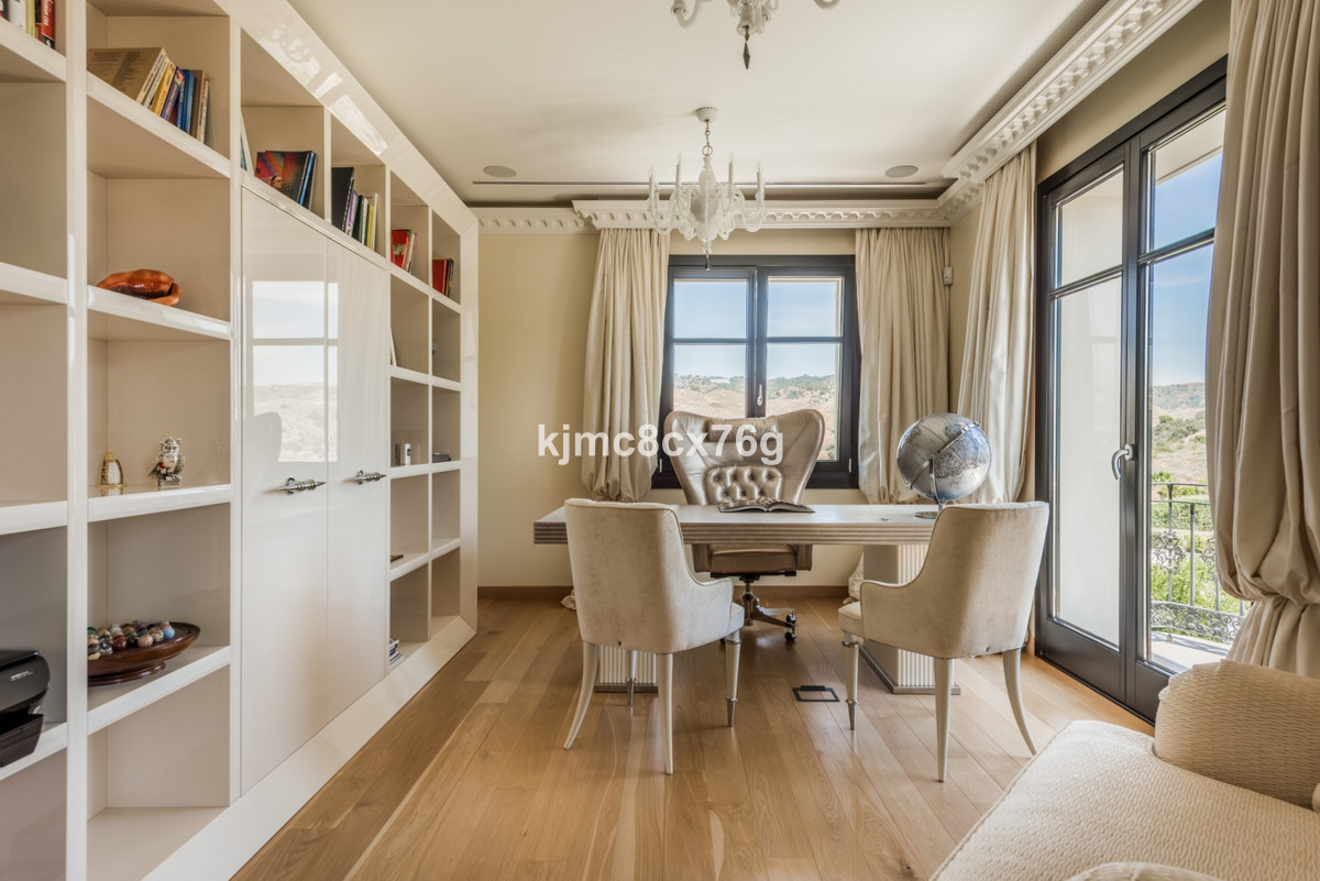 Se vende Villa - Chalet de 7 dormitorios en Costa Del Sol, Málaga, España