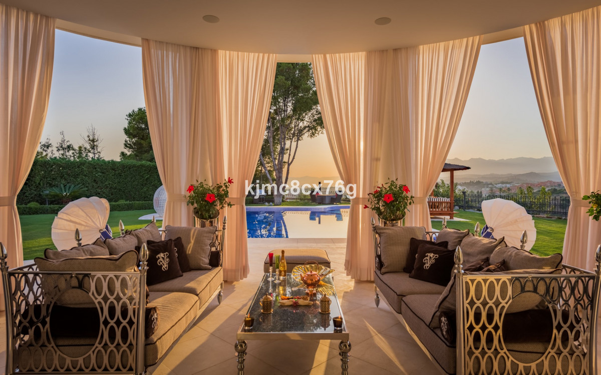 Se vende Villa - Chalet de 7 dormitorios en Costa Del Sol, Málaga, España