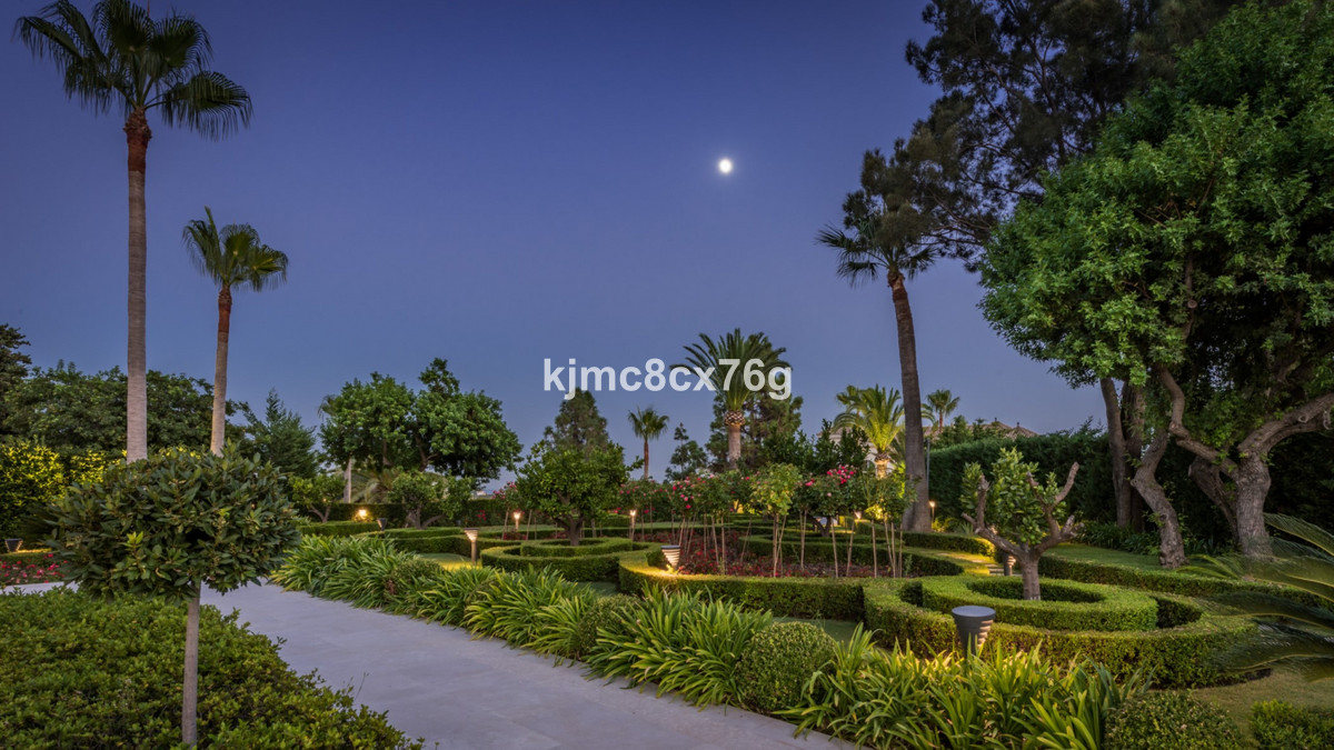 Se vende Villa - Chalet de 7 dormitorios en Costa Del Sol, Málaga, España