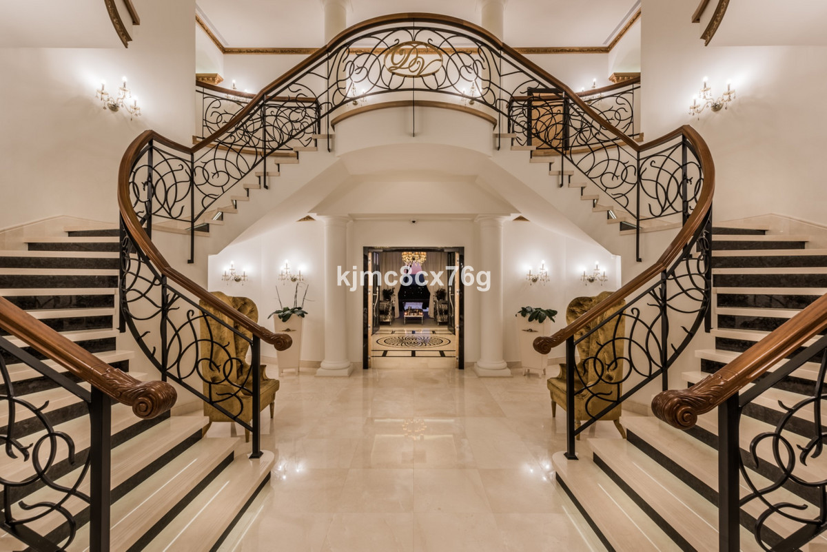 Se vende Villa - Chalet de 7 dormitorios en Costa Del Sol, Málaga, España