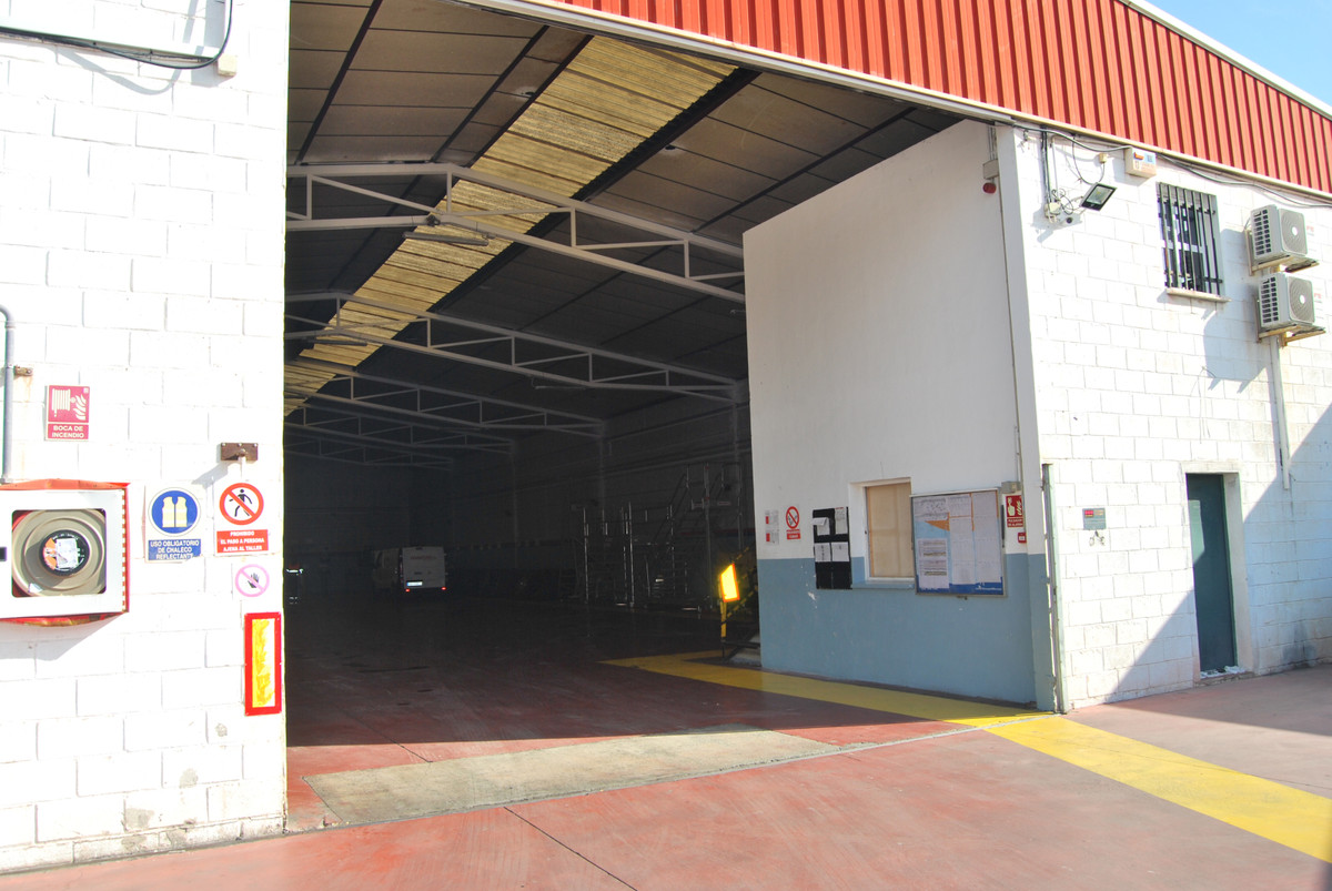 Commercial unit for sale in Marbella Costa Del Sol, Málaga, Spain