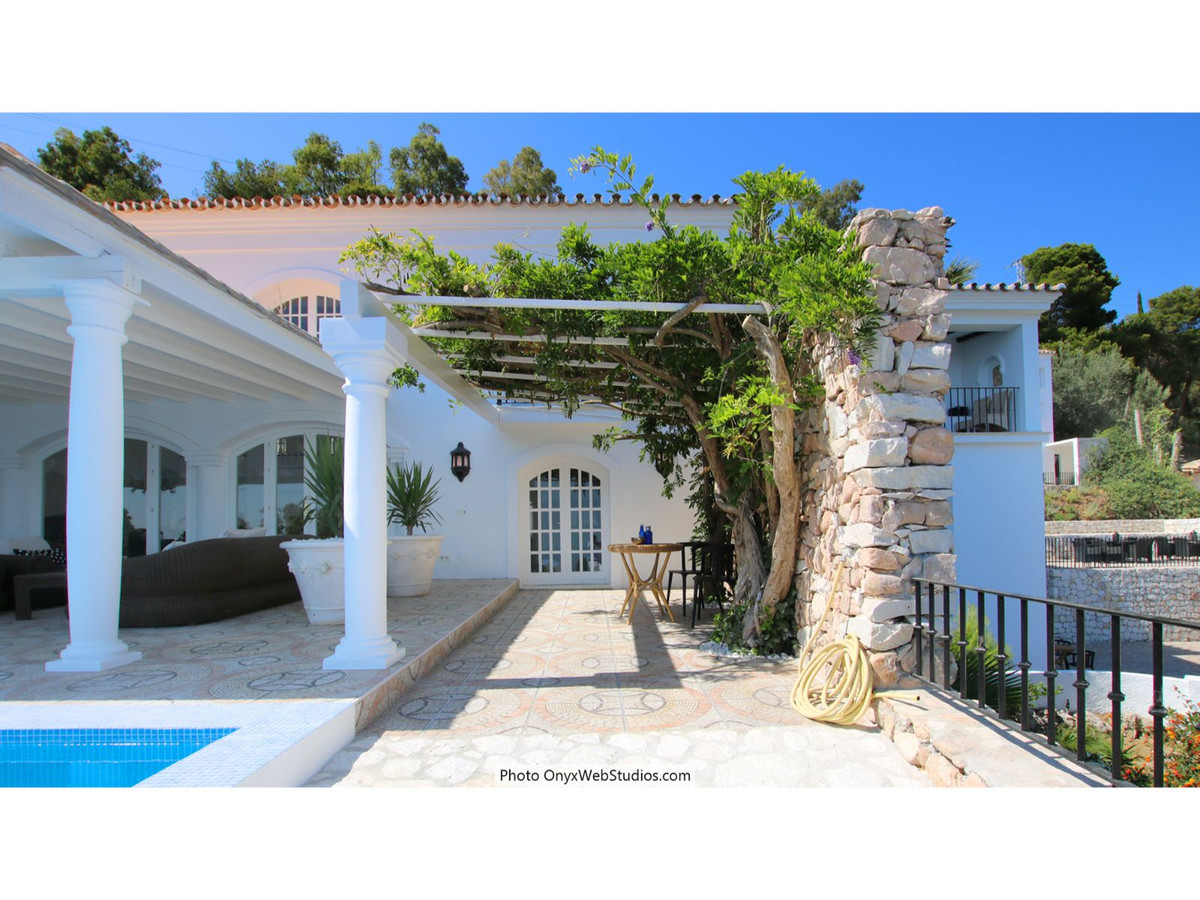 9 Bed Townhouse for sale in Mijas Costa Del Sol, Málaga, Spain