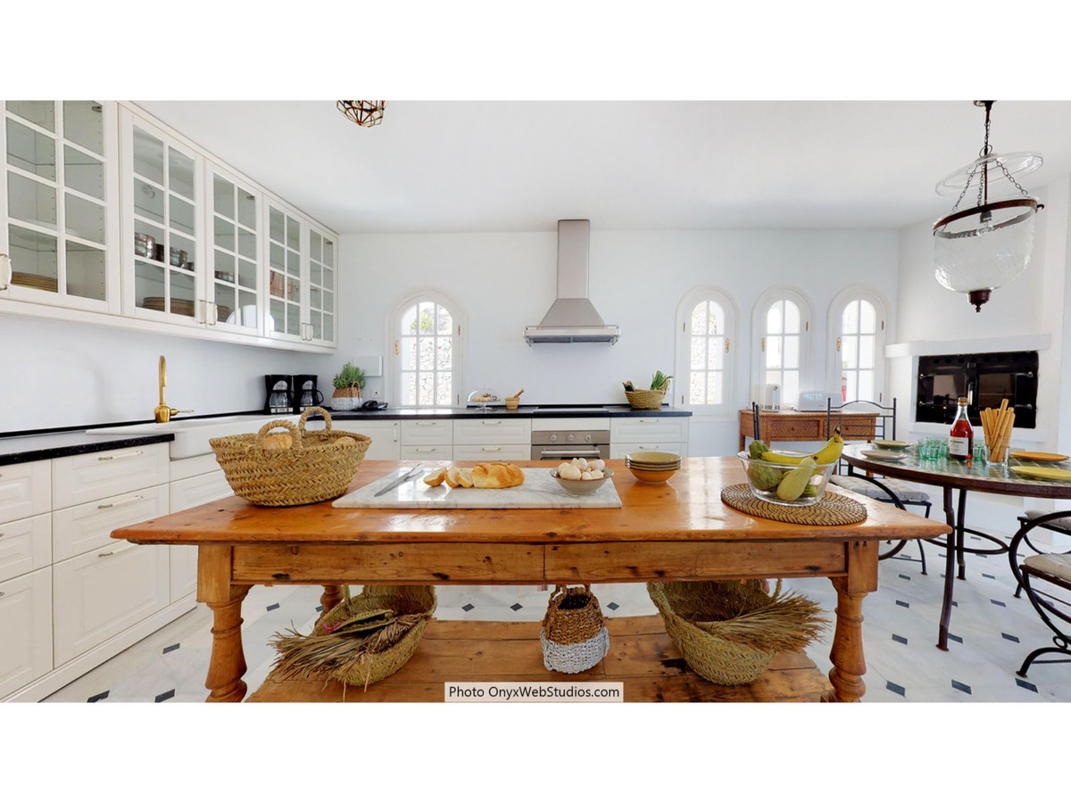 9 Bed Townhouse for sale in Mijas Costa Del Sol, Málaga, Spain
