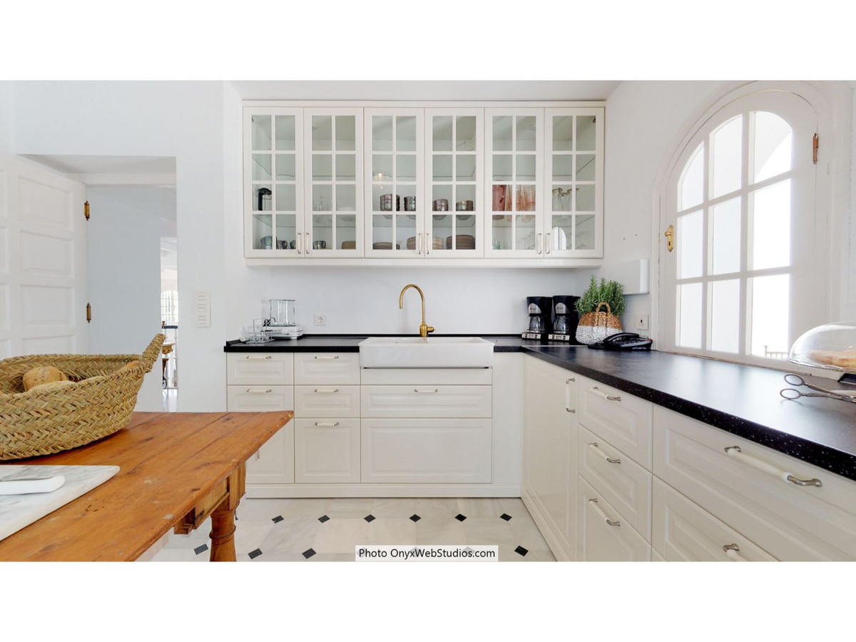 9 Bed Townhouse for sale in Mijas Costa Del Sol, Málaga, Spain