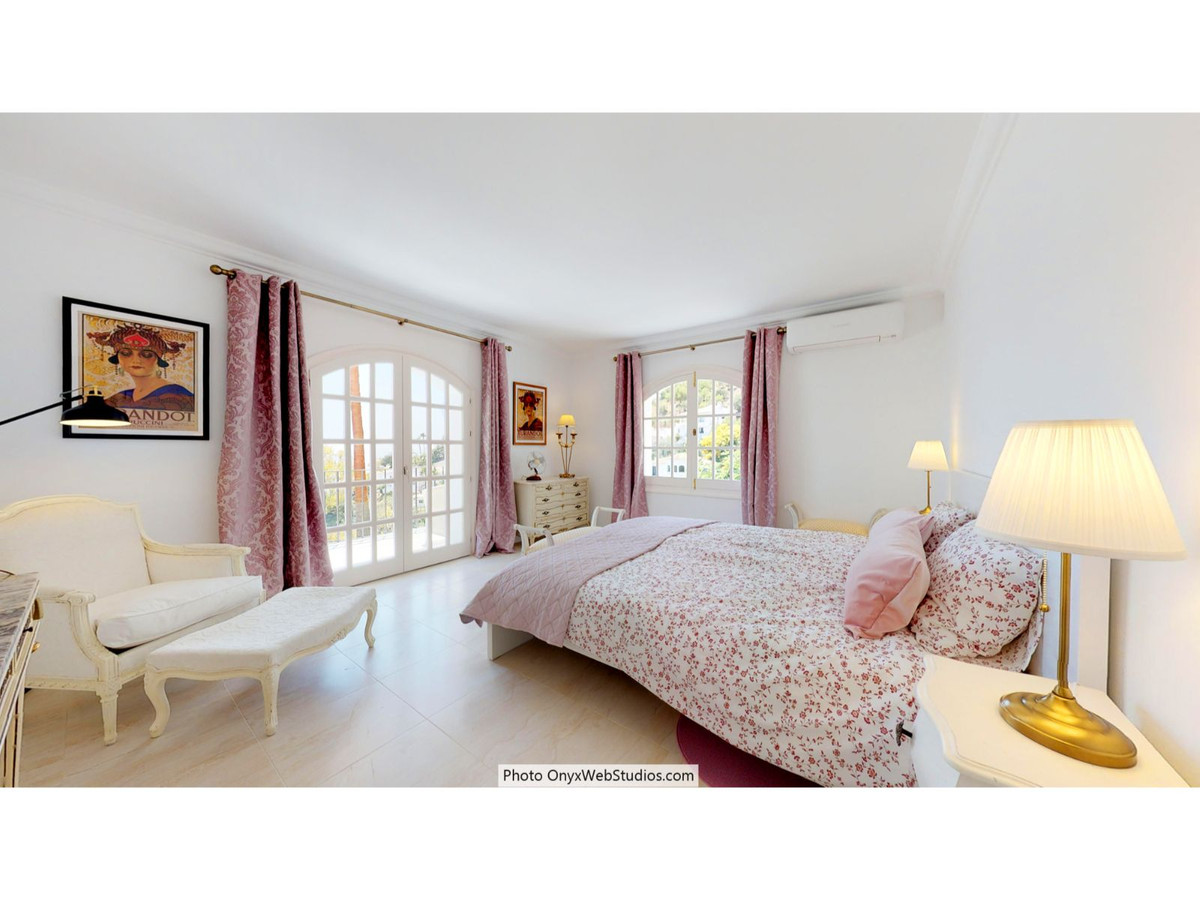 9 Bed Townhouse for sale in Mijas Costa Del Sol, Málaga, Spain