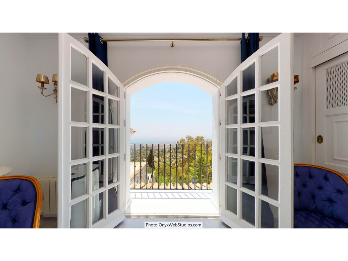 9 Bed Townhouse for sale in Mijas Costa Del Sol, Málaga, Spain
