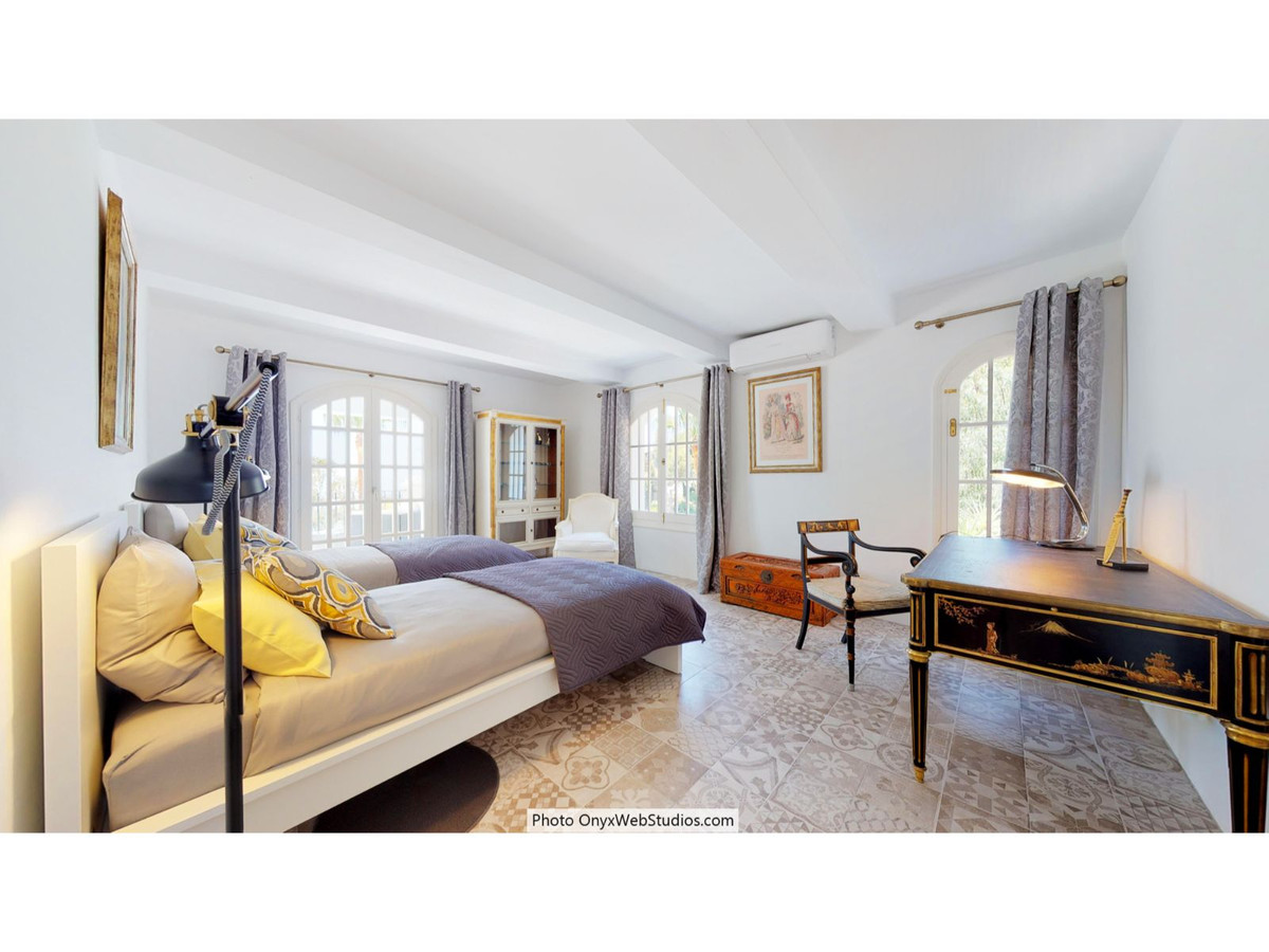 9 Bed Townhouse for sale in Mijas Costa Del Sol, Málaga, Spain