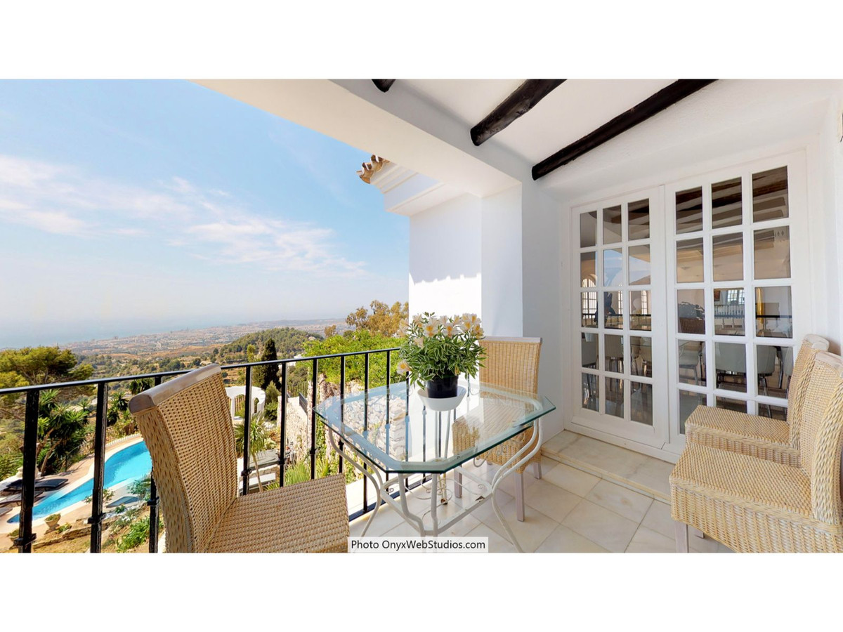 9 Bed Townhouse for sale in Mijas Costa Del Sol, Málaga, Spain