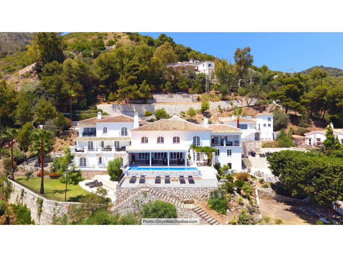 9 Bed Townhouse for sale in Mijas Costa Del Sol, Málaga, Spain