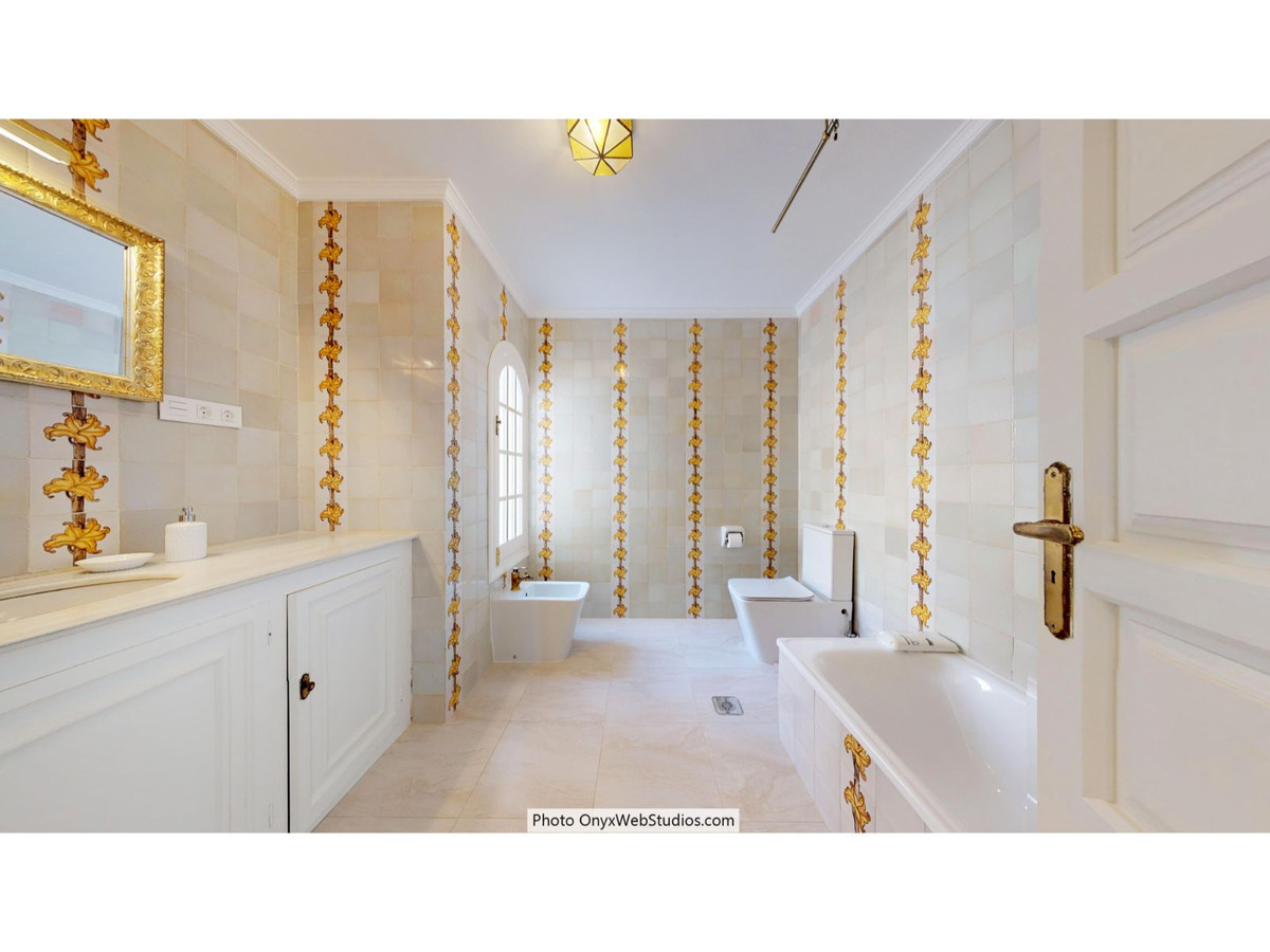 9 Bed Townhouse for sale in Mijas Costa Del Sol, Málaga, Spain