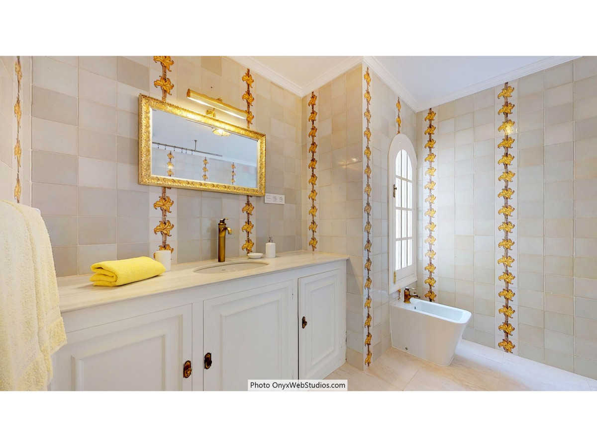9 Bed Townhouse for sale in Mijas Costa Del Sol, Málaga, Spain