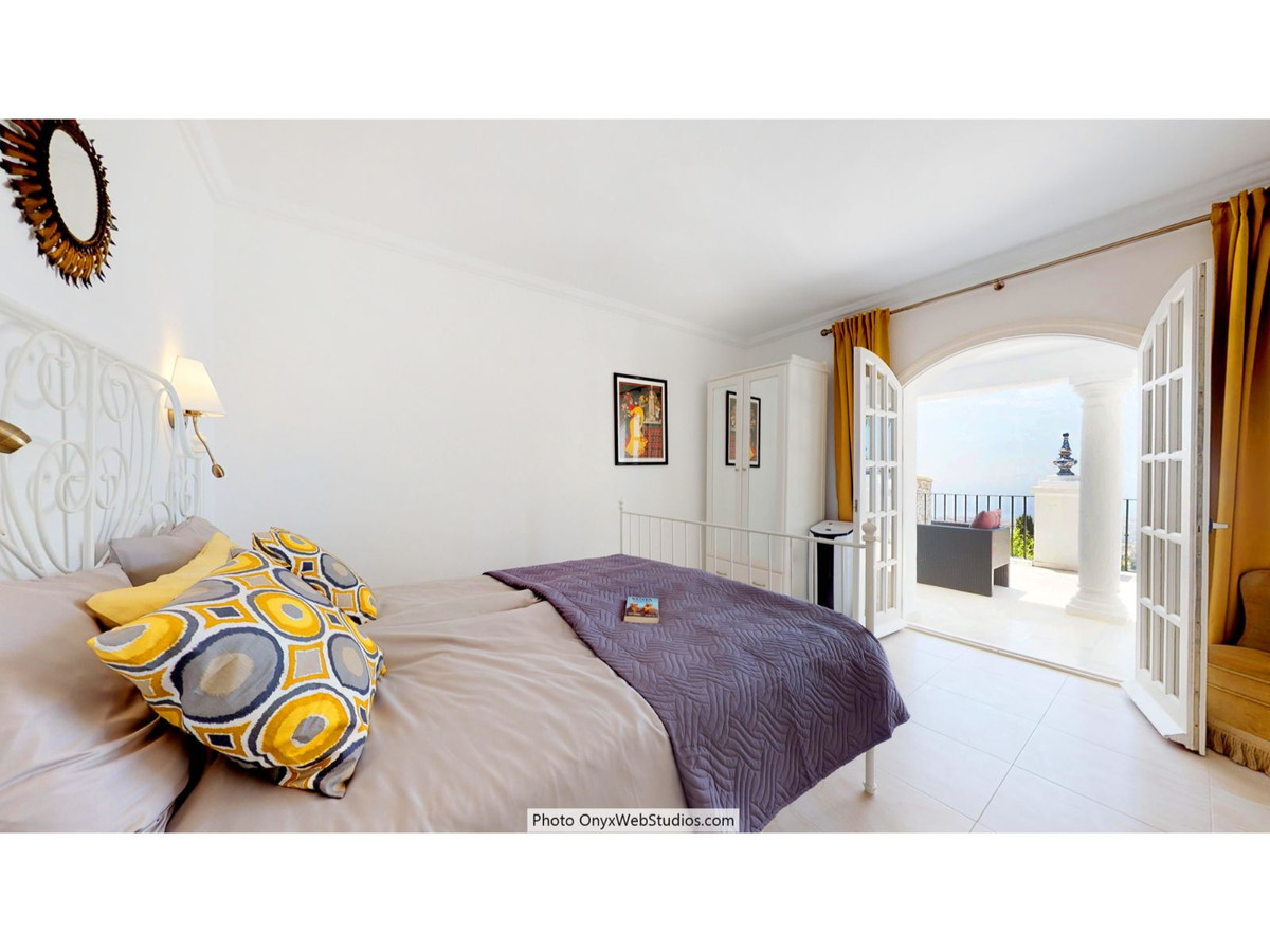 9 Bed Townhouse for sale in Mijas Costa Del Sol, Málaga, Spain