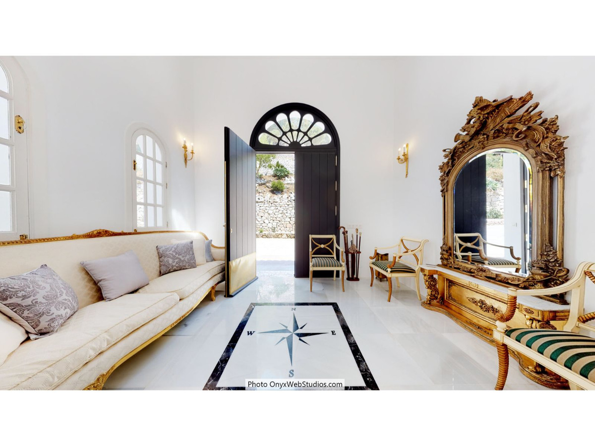 9 Bed Townhouse for sale in Mijas Costa Del Sol, Málaga, Spain