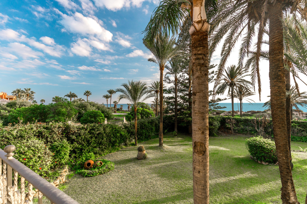 Se vende Villa - Chalet de 5 dormitorios en Costa Del Sol, Málaga, España