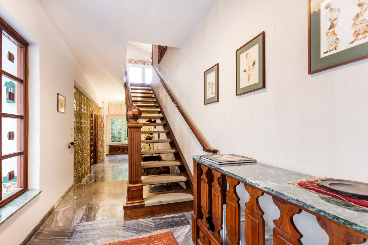 Se vende Villa - Chalet de 5 dormitorios en Costa Del Sol, Málaga, España