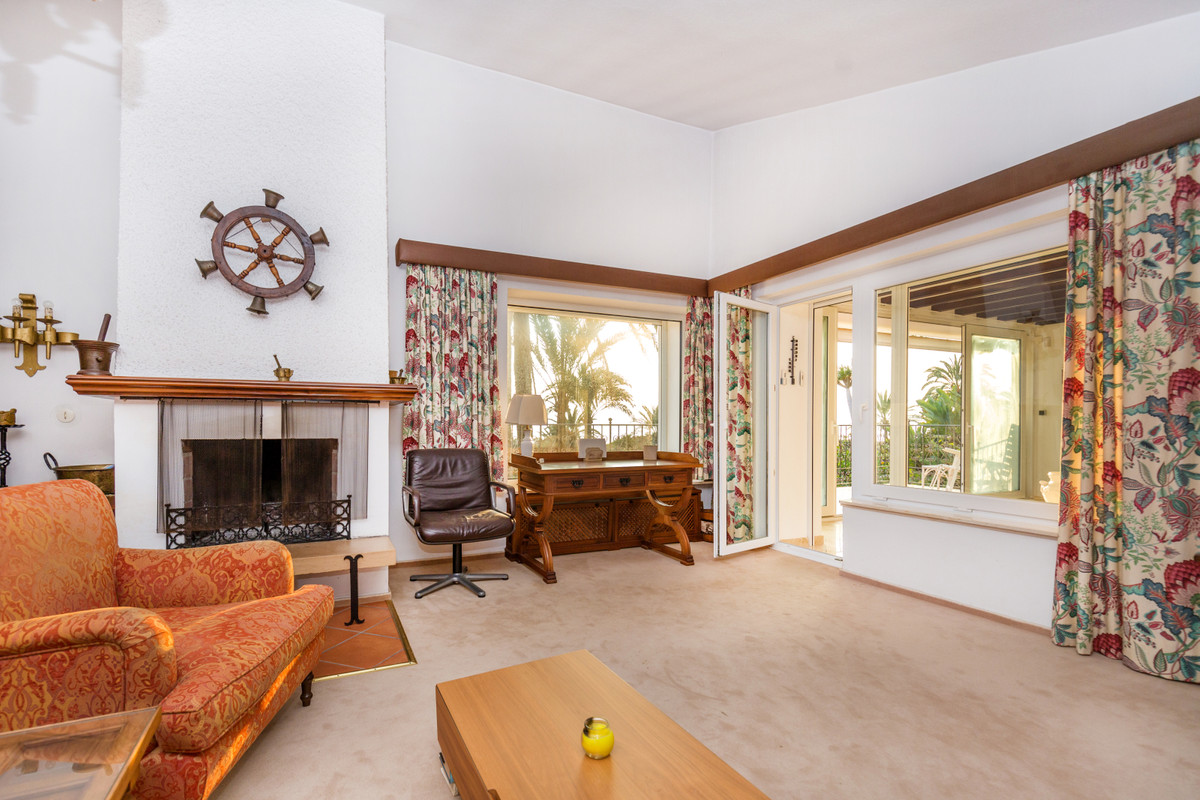 Se vende Villa - Chalet de 5 dormitorios en Costa Del Sol, Málaga, España