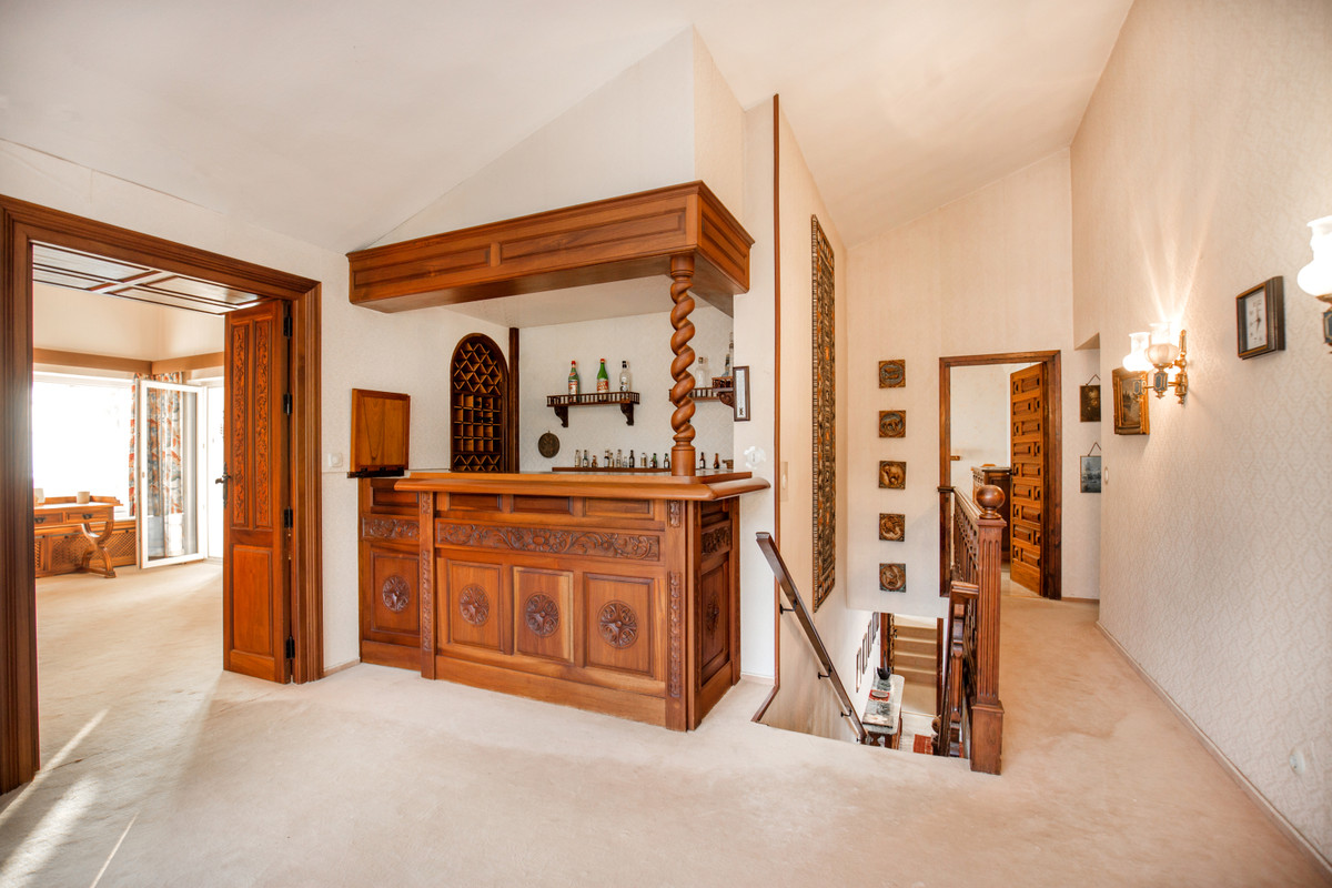 Se vende Villa - Chalet de 5 dormitorios en Costa Del Sol, Málaga, España