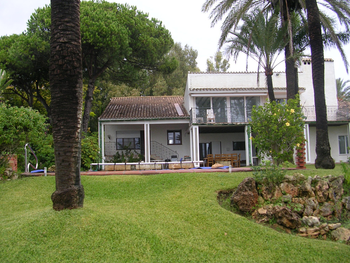 Se vende Villa - Chalet de 5 dormitorios en Costa Del Sol, Málaga, España