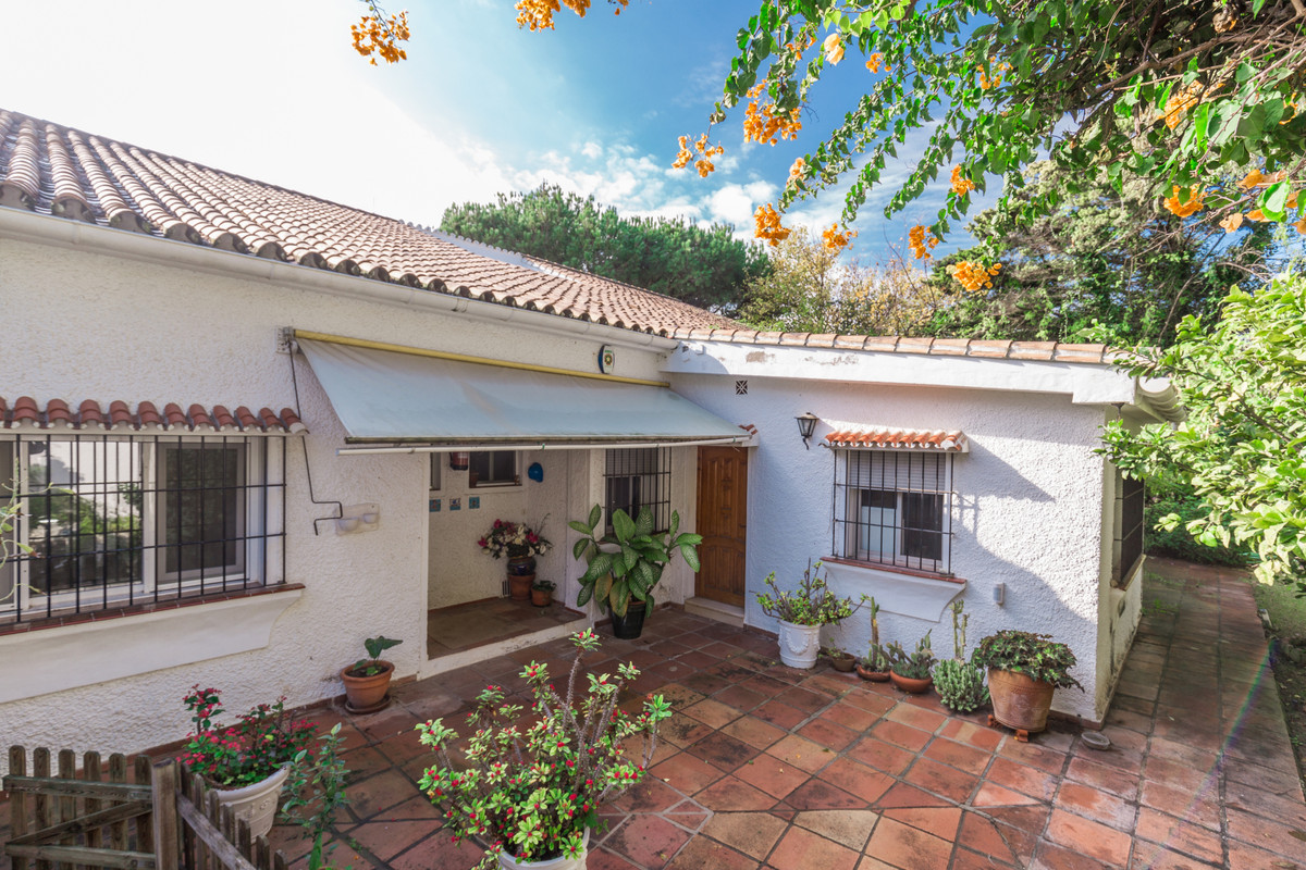 Se vende Villa - Chalet de 5 dormitorios en Costa Del Sol, Málaga, España