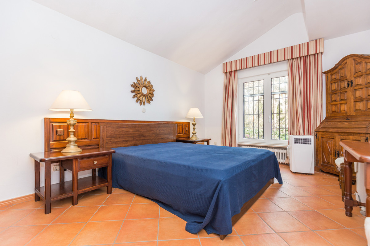 Se vende Villa - Chalet de 5 dormitorios en Costa Del Sol, Málaga, España