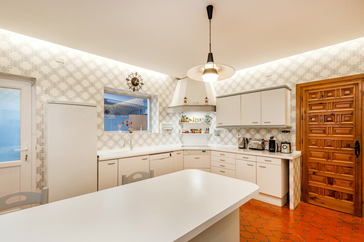 Se vende Villa - Chalet de 5 dormitorios en Costa Del Sol, Málaga, España