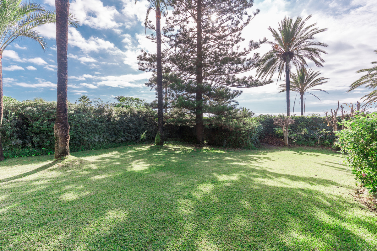 Se vende Villa - Chalet de 5 dormitorios en Costa Del Sol, Málaga, España