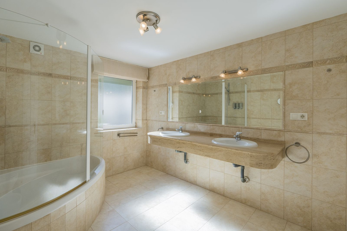 5 Bed Townhouse for sale in Valtocado Costa Del Sol, Málaga, Spain
