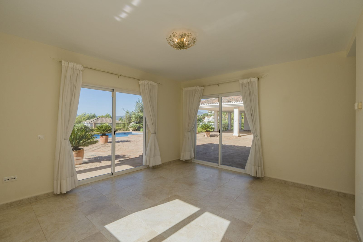 5 Bed Townhouse for sale in Valtocado Costa Del Sol, Málaga, Spain