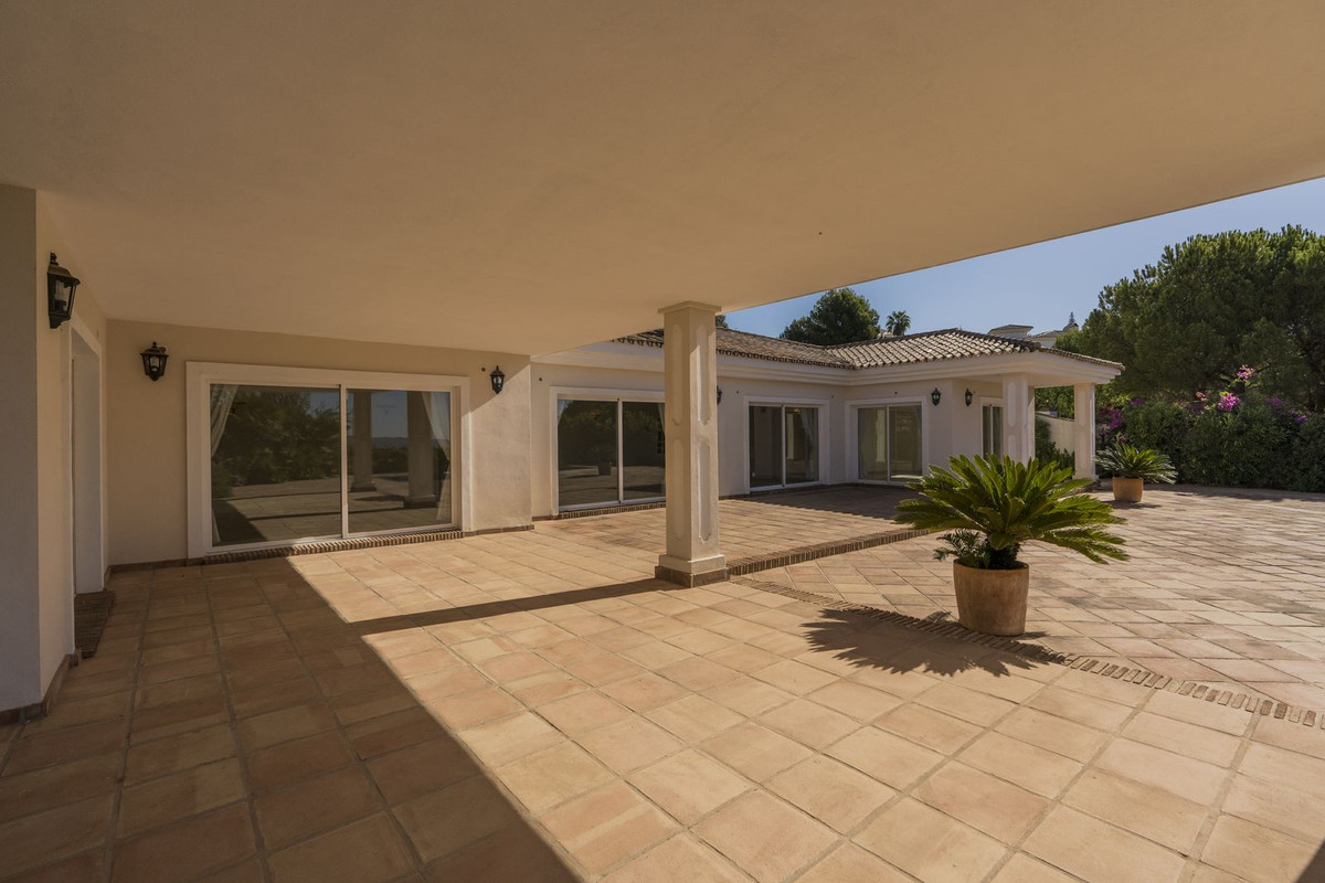 5 Bed Townhouse for sale in Valtocado Costa Del Sol, Málaga, Spain