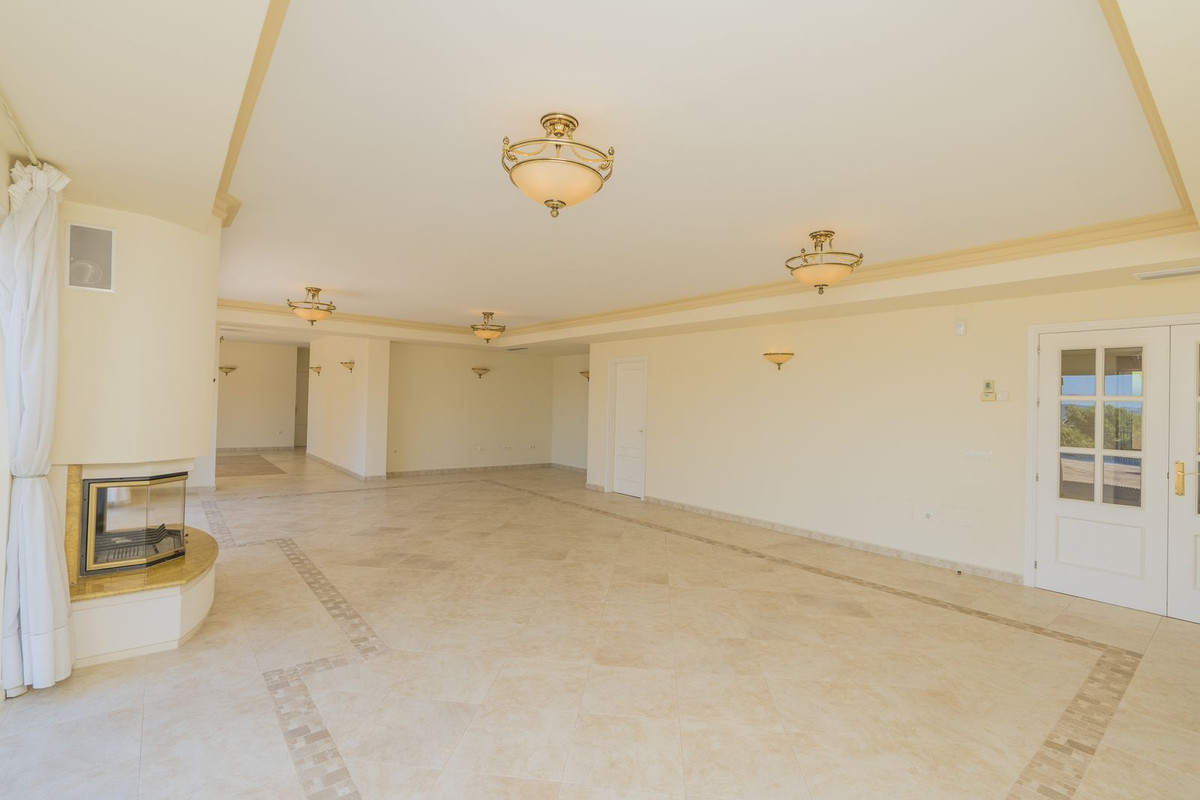 5 Bed Townhouse for sale in Valtocado Costa Del Sol, Málaga, Spain