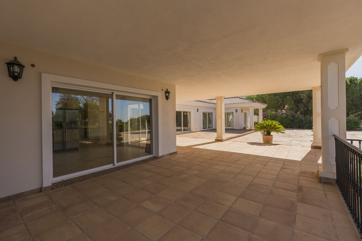 5 Bed Townhouse for sale in Valtocado Costa Del Sol, Málaga, Spain